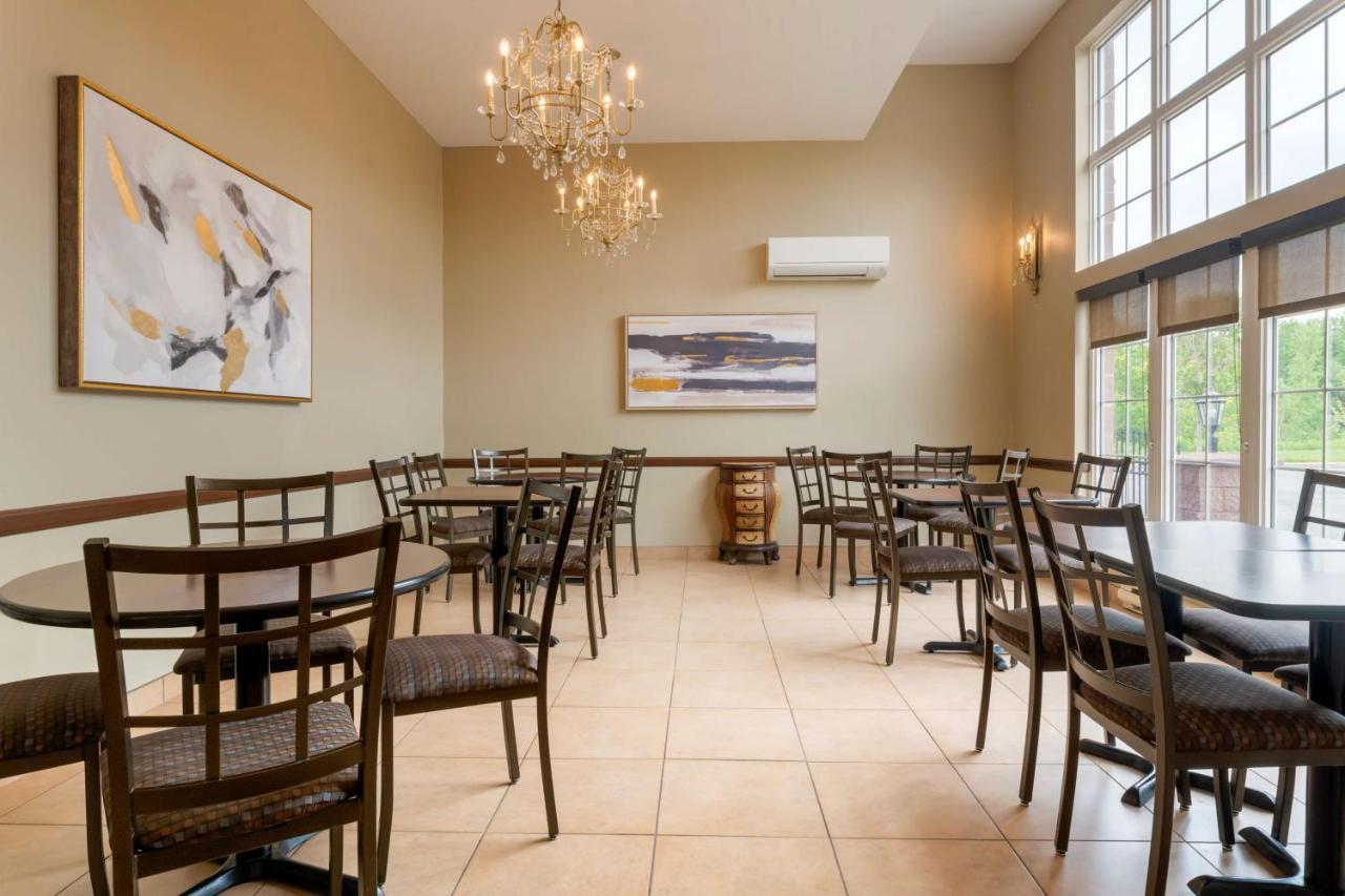 Best Western Plus Fredericton Hotel & Suites Luaran gambar