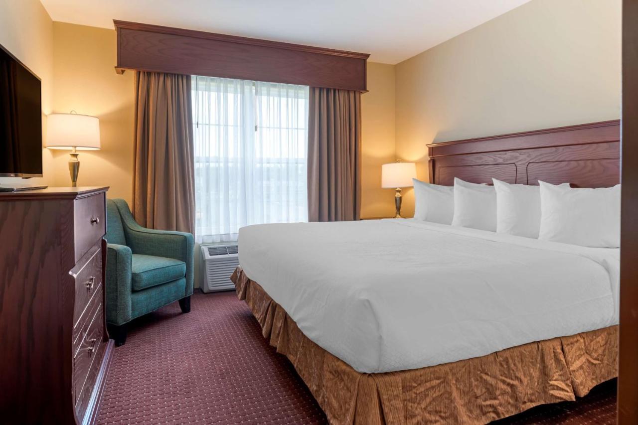 Best Western Plus Fredericton Hotel & Suites Luaran gambar
